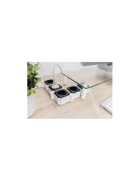 Regleta de 4 enchufes flexible con 2 conexiones USB e interruptor