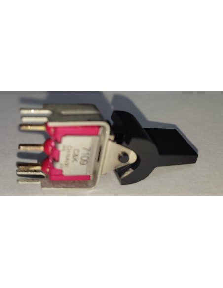 INTERRUPTOR C&K TECLA BASCULANTE NEGRO