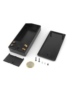 CAJA PLASTICO UNIVERSAL NEGRA 131X60X29mm CON PORTAPILAS 2