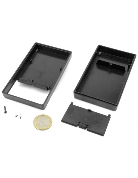 CAJA UNIVERSAL NEGRA 102x60x26 mm. CON PORTAPILAS