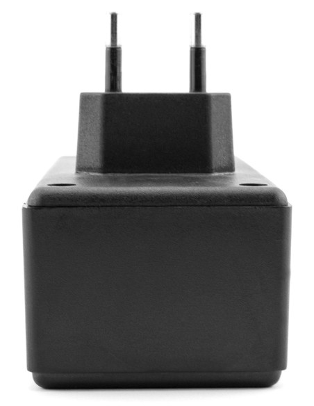 CAJA PLASTICO NEGRA CON ENCHUFE 120X56X42mm