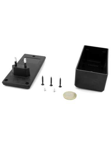 CAJA PLASTICO NEGRA CON ENCHUFE 120X56X42mm