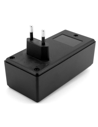 CAJA PLASTICO NEGRA CON ENCHUFE 120X56X42mm