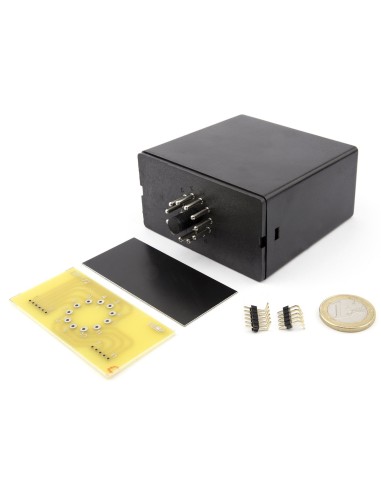 CAJA CON ZOCALO UNDECAL 92x81x42 mm. NEGRA