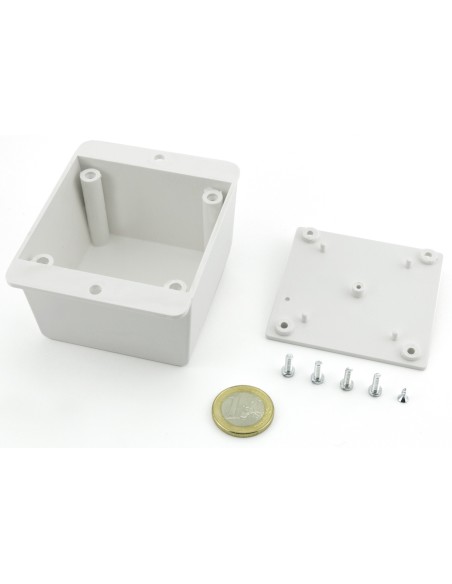 CAJA DE PARED BLANCA 82x69x30mm CON ALETAS