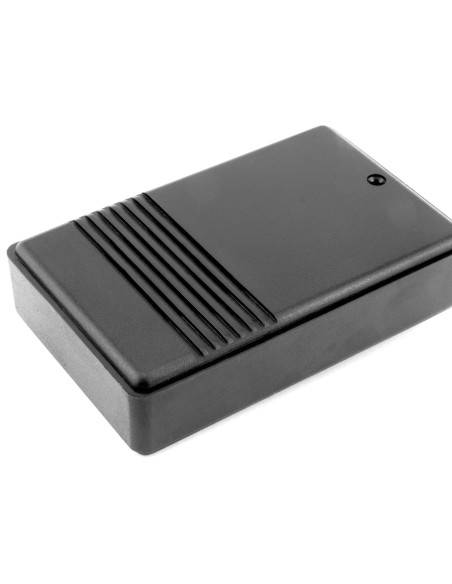 CAJA PLASTICO ABS NEGRA  90x56x23 mm. CON AIREACION