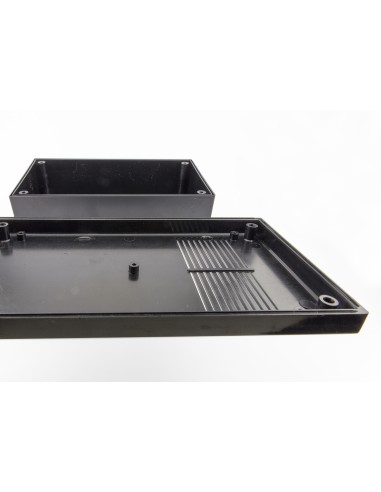 CAJA EN ABS NEGRA 200X112X71mm CON AIREACION