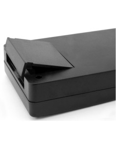 CAJA PLASTICO ABS NEGRA 144X90X30mm CON PORTAPILAS & TORNILLOS 2