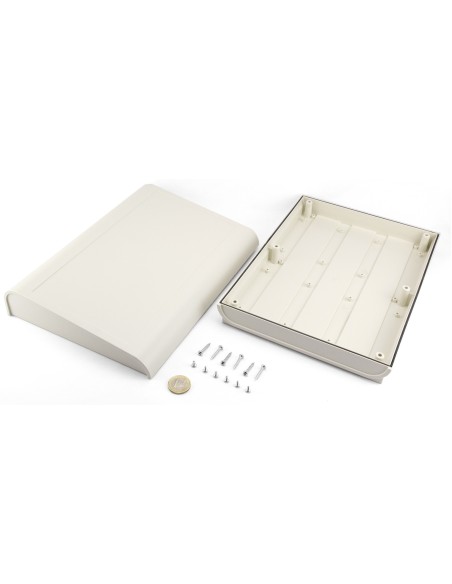 CAJA PLASTICO NEGRA 268X200X65-76mm SOBREMESA