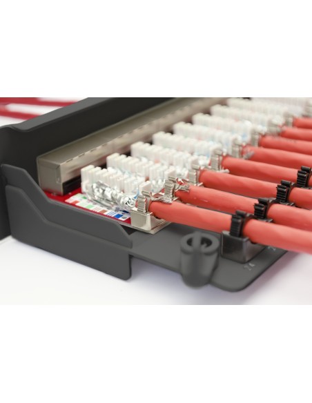 Patch Panel CAT 6A, blindado, 1U, 24 puertos, 8P8C, negro RAL 9005, 483 mm (19") / 482,6 x 44 x 109 mm