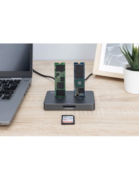 Estación de acoplamiento SSD M.2 NVMe + M.2 SATA con lector de tarjetas SD-Express, USB-C™